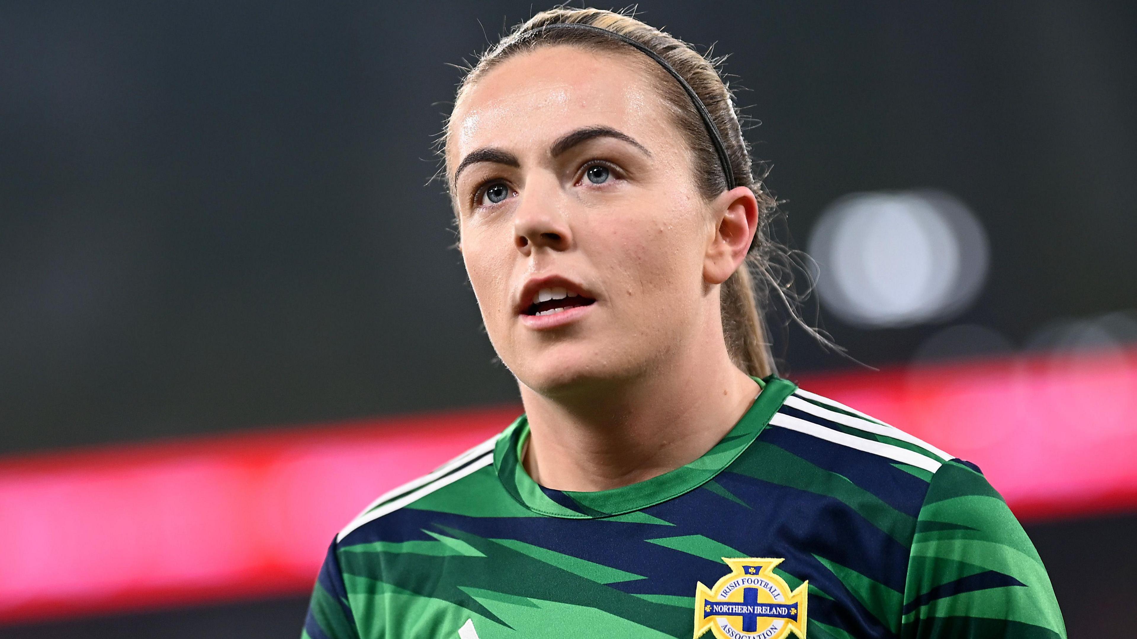 سیمون مک‌گیل: «اکنون زمان مناسبی برای شروع خانواده است»